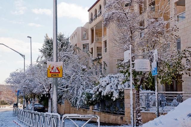 Красота святого града Иерусалима, украшенного снежным покровом